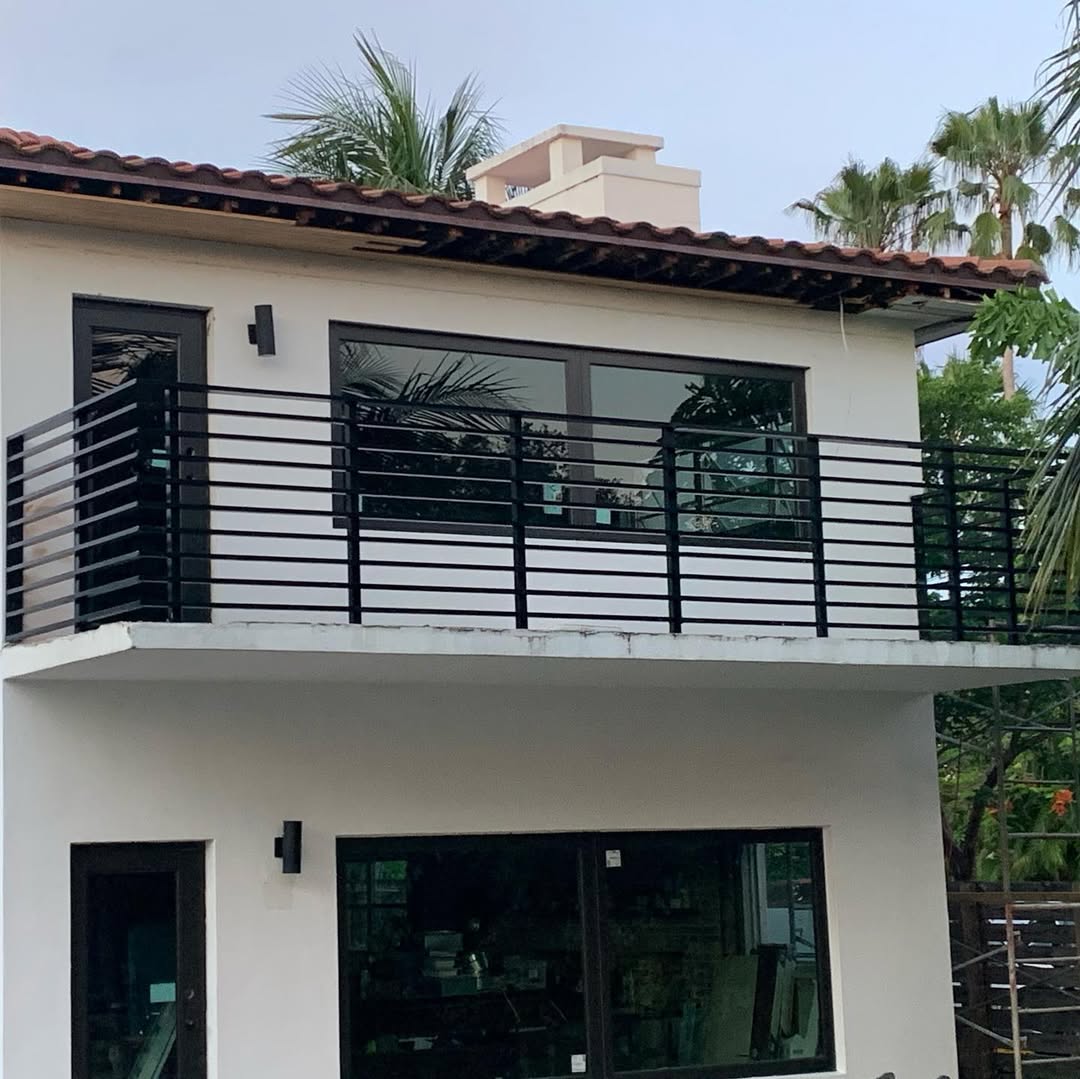 Modern balcony railing